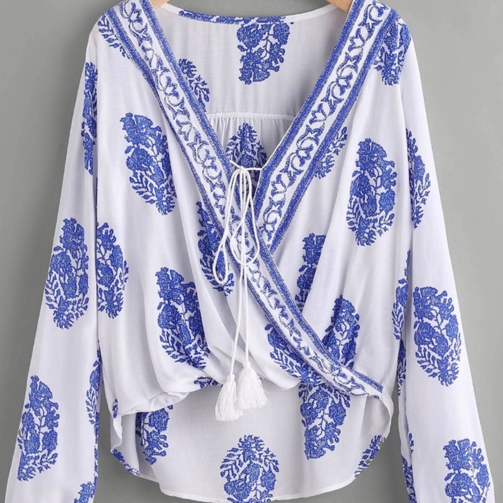 White & Blue boho print top 💙